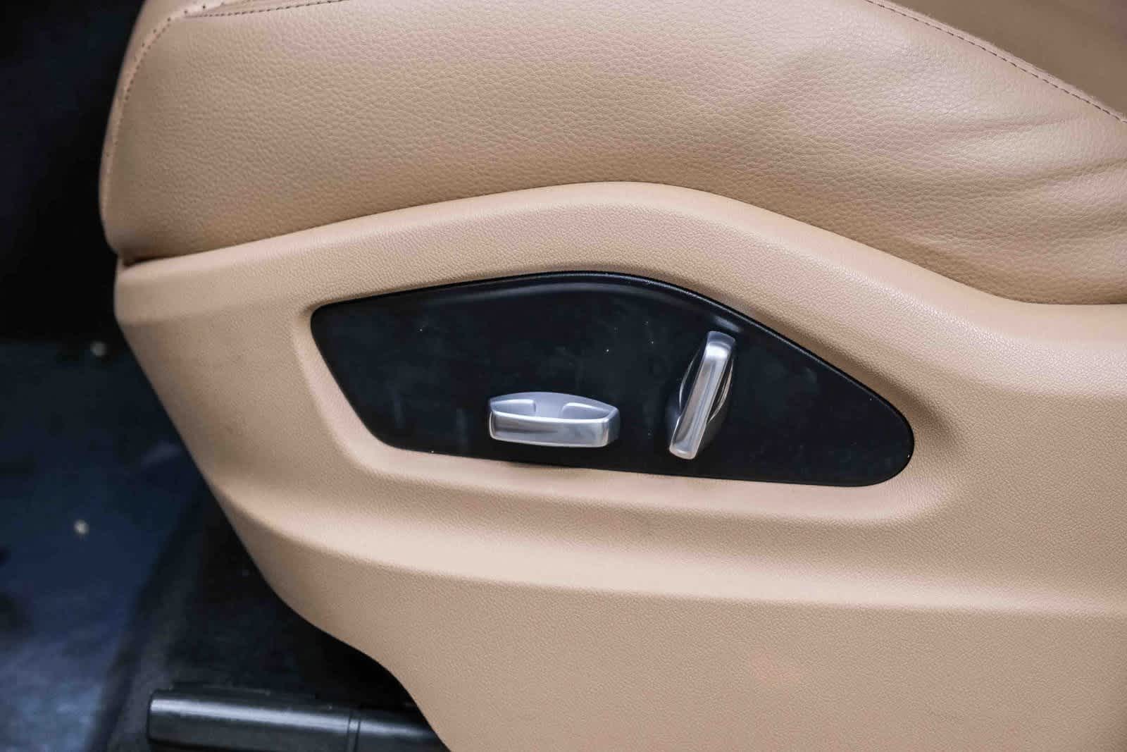 Thumbnail: 2020 Porsche Cayenne - 24