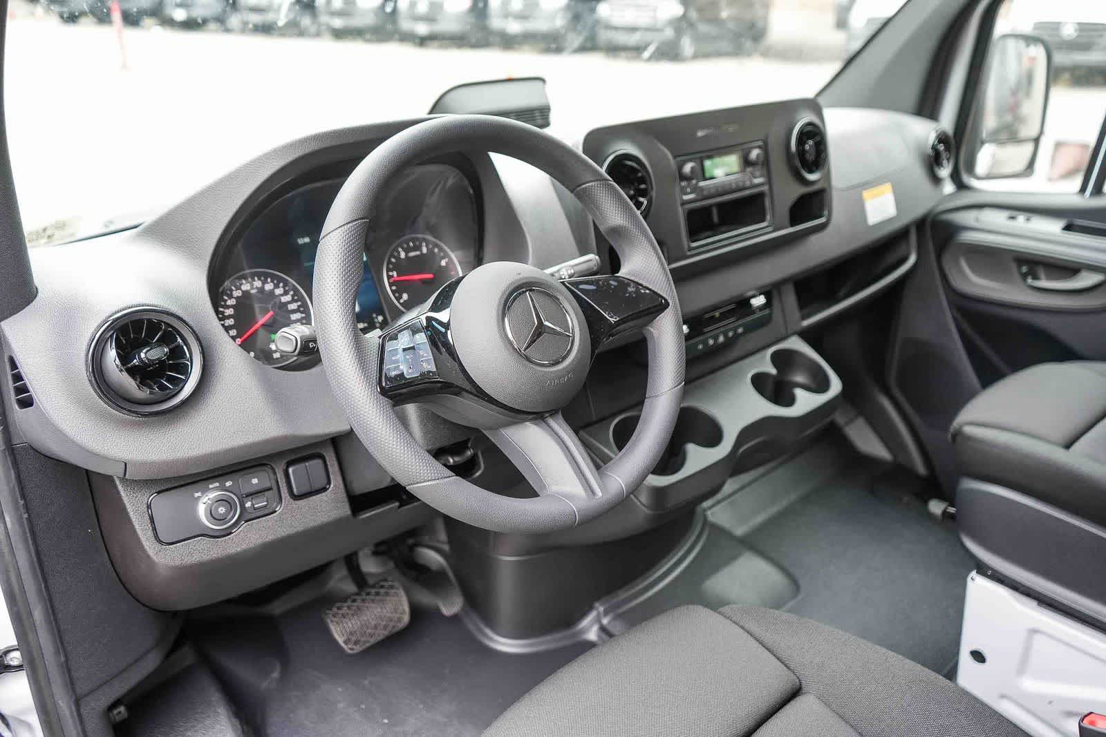 Thumbnail: 2026 Mercedes-Benz Sprinter - 14