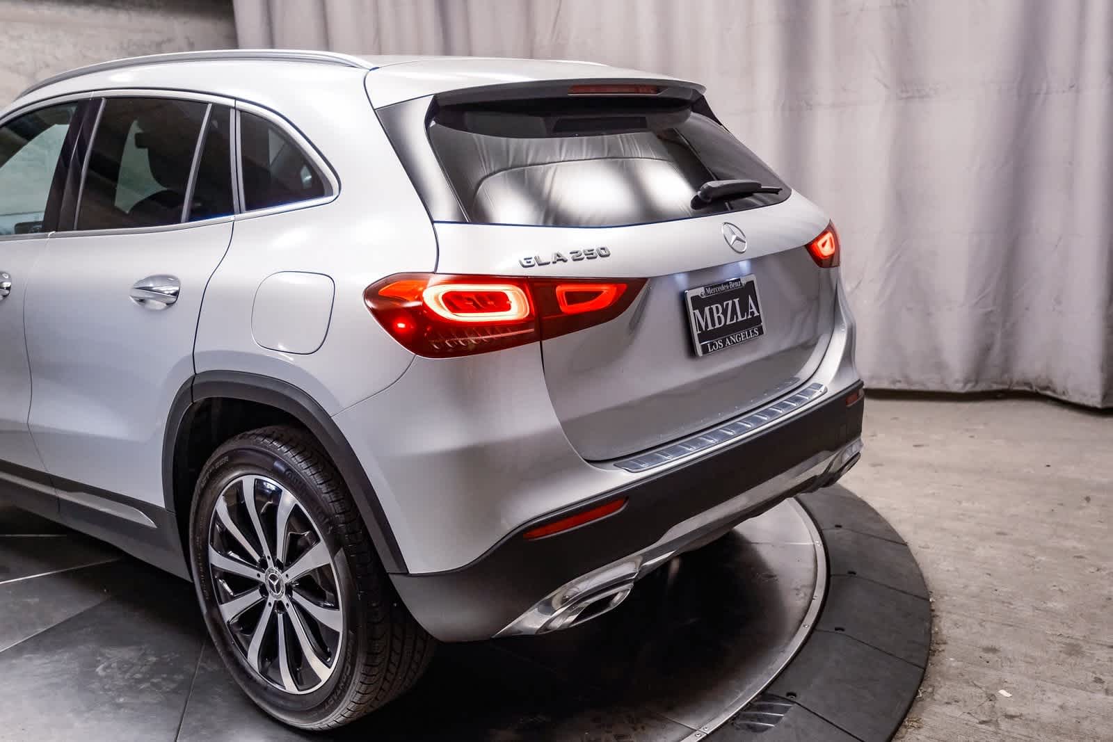 Thumbnail: 2022 Mercedes-Benz GLA - 8