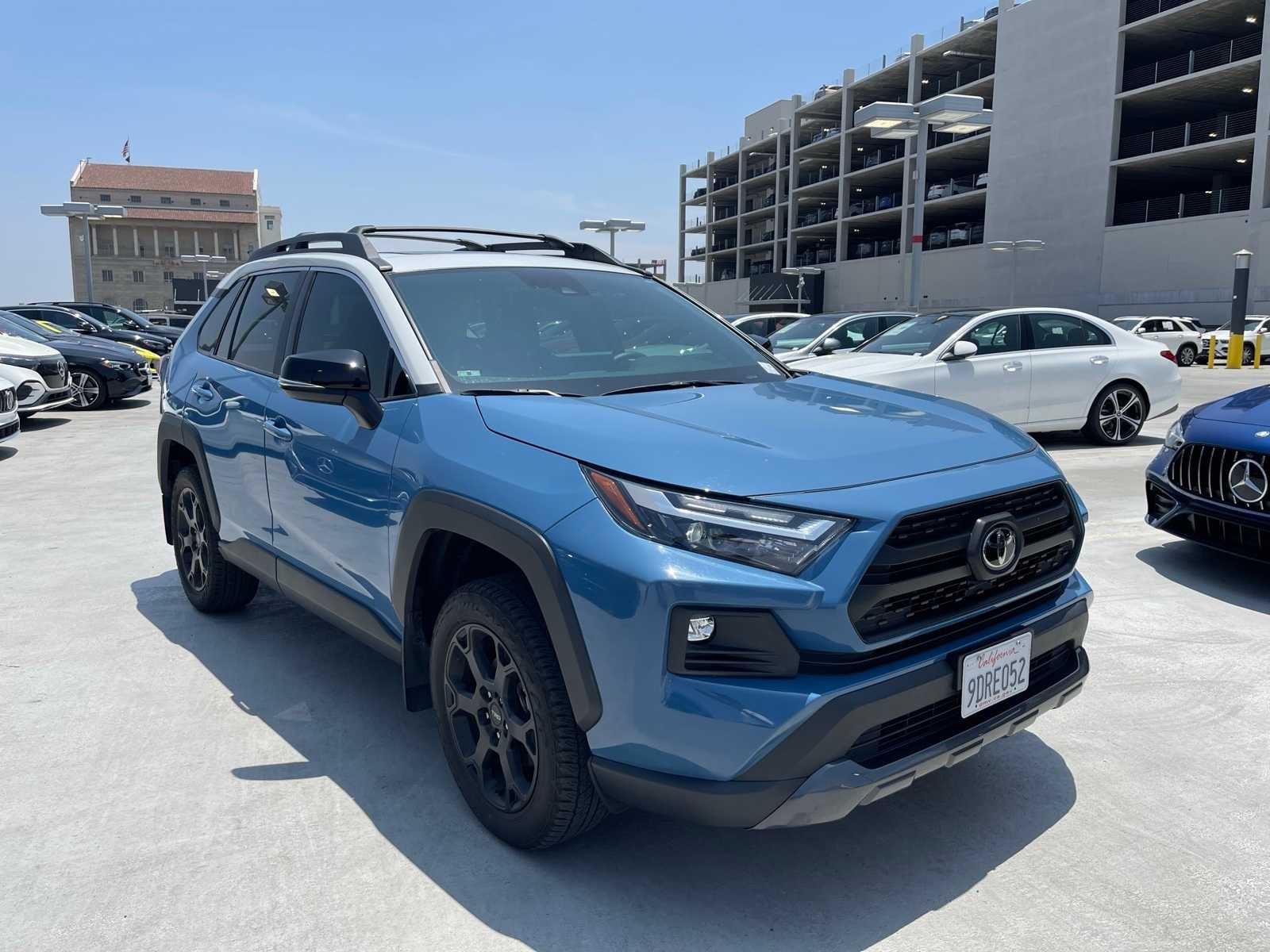 Thumbnail: 2022 Toyota RAV4 - 4