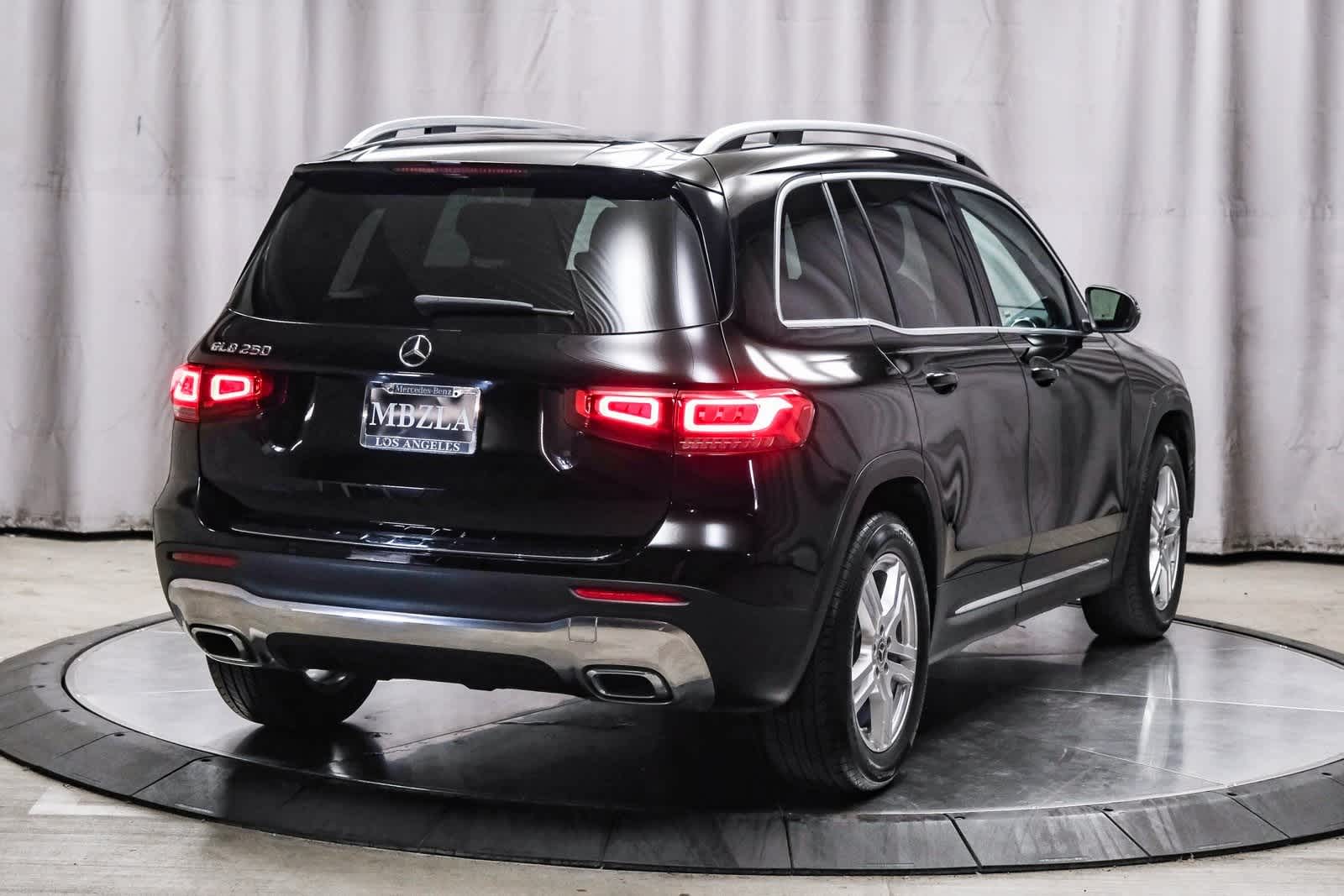 Thumbnail: 2020 Mercedes-Benz GLB - 4