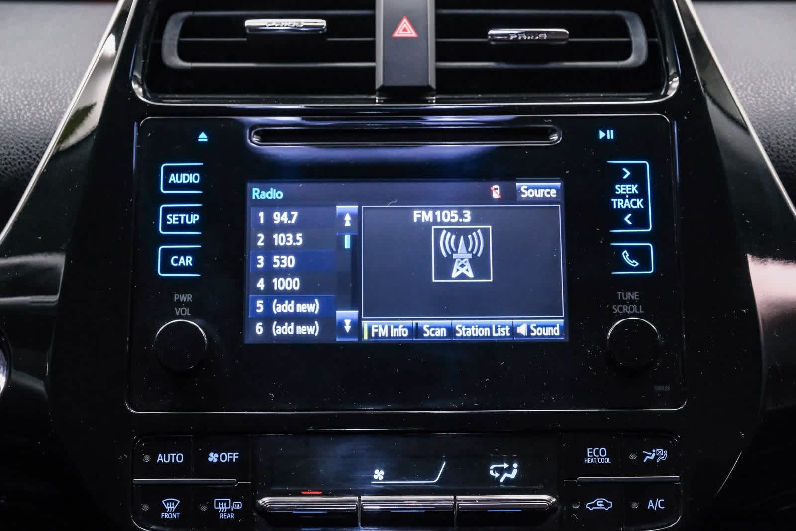 Thumbnail: 2016 Toyota Prius - 15