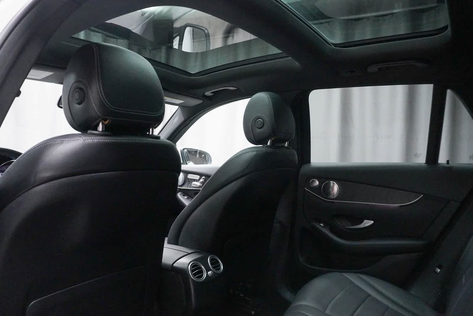 Thumbnail: 2017 Mercedes-Benz GLC - 18