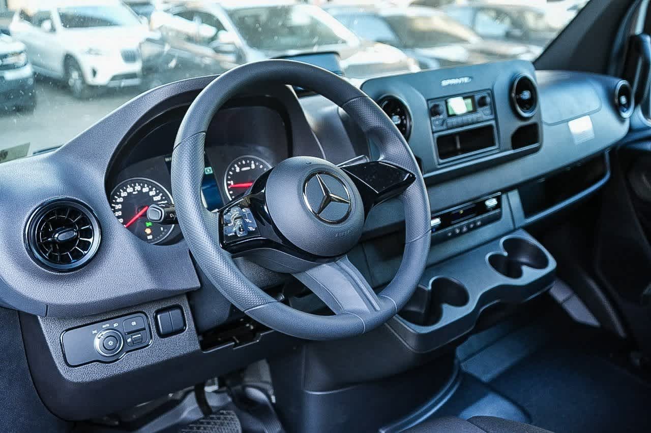 Thumbnail: 2026 Mercedes-Benz Sprinter - 12