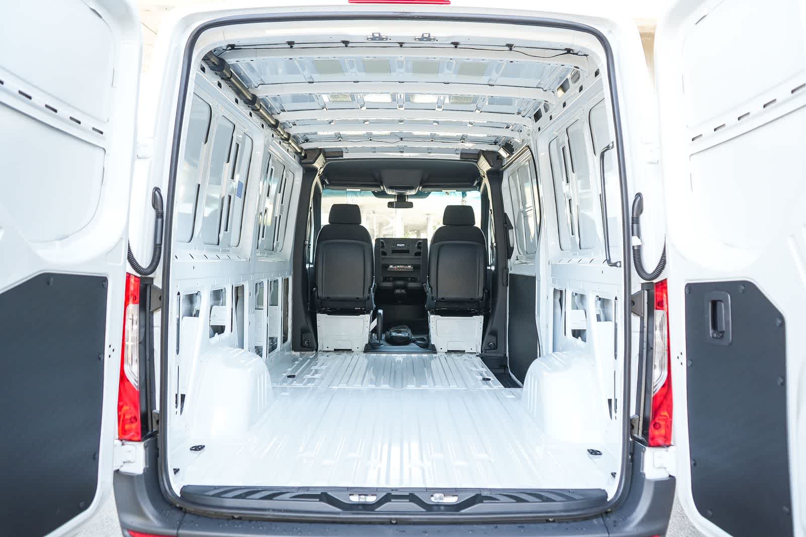 Thumbnail: 2026 Mercedes-Benz Sprinter - 28