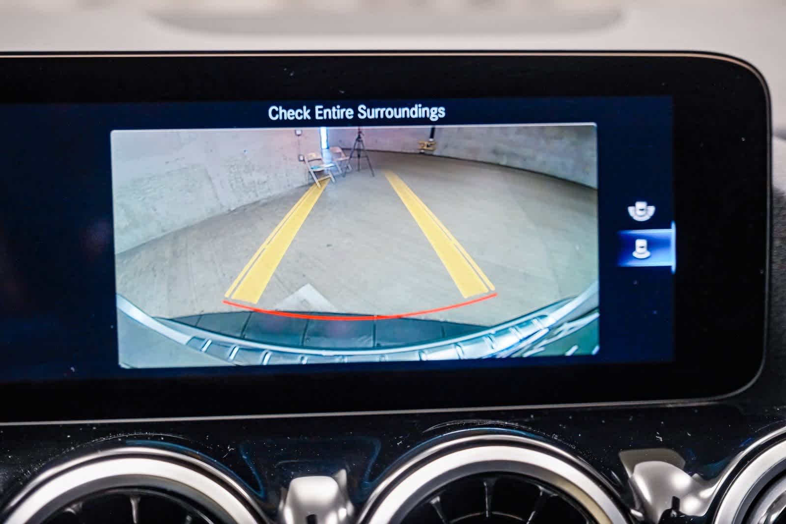 Thumbnail: 2022 Mercedes-Benz GLA - 24