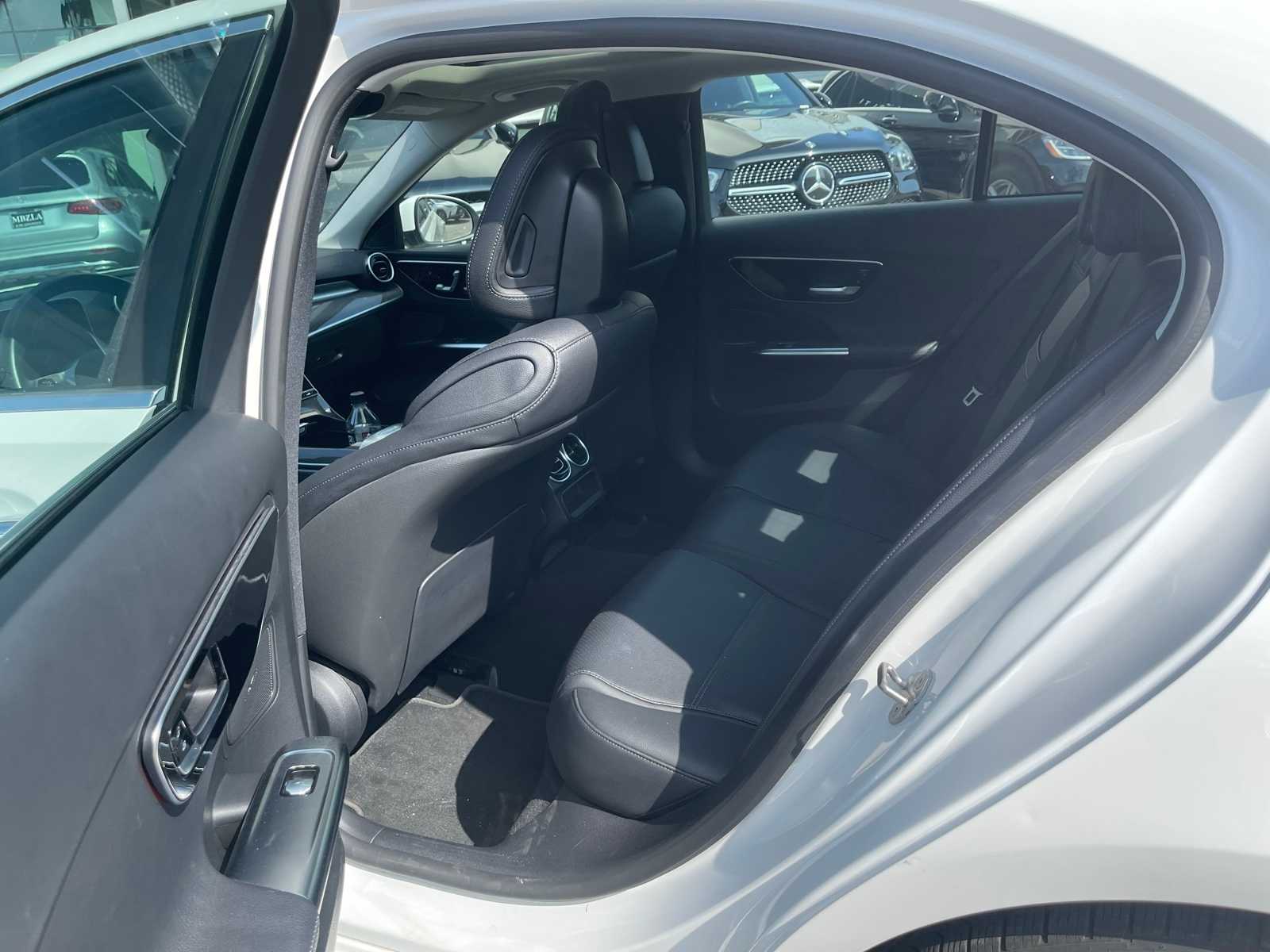 Thumbnail: 2022 Mercedes-Benz C-Class - 6