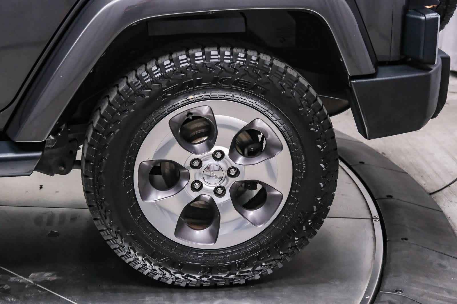 Thumbnail: 2018 Jeep Wrangler - 8