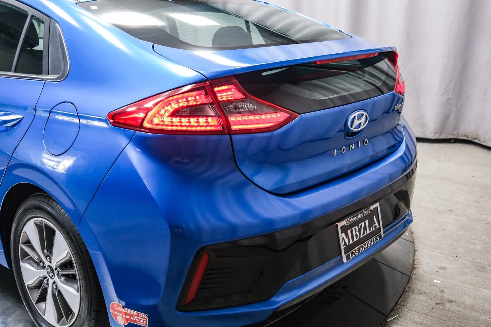 Thumbnail: 2018 Hyundai Ioniq - 8