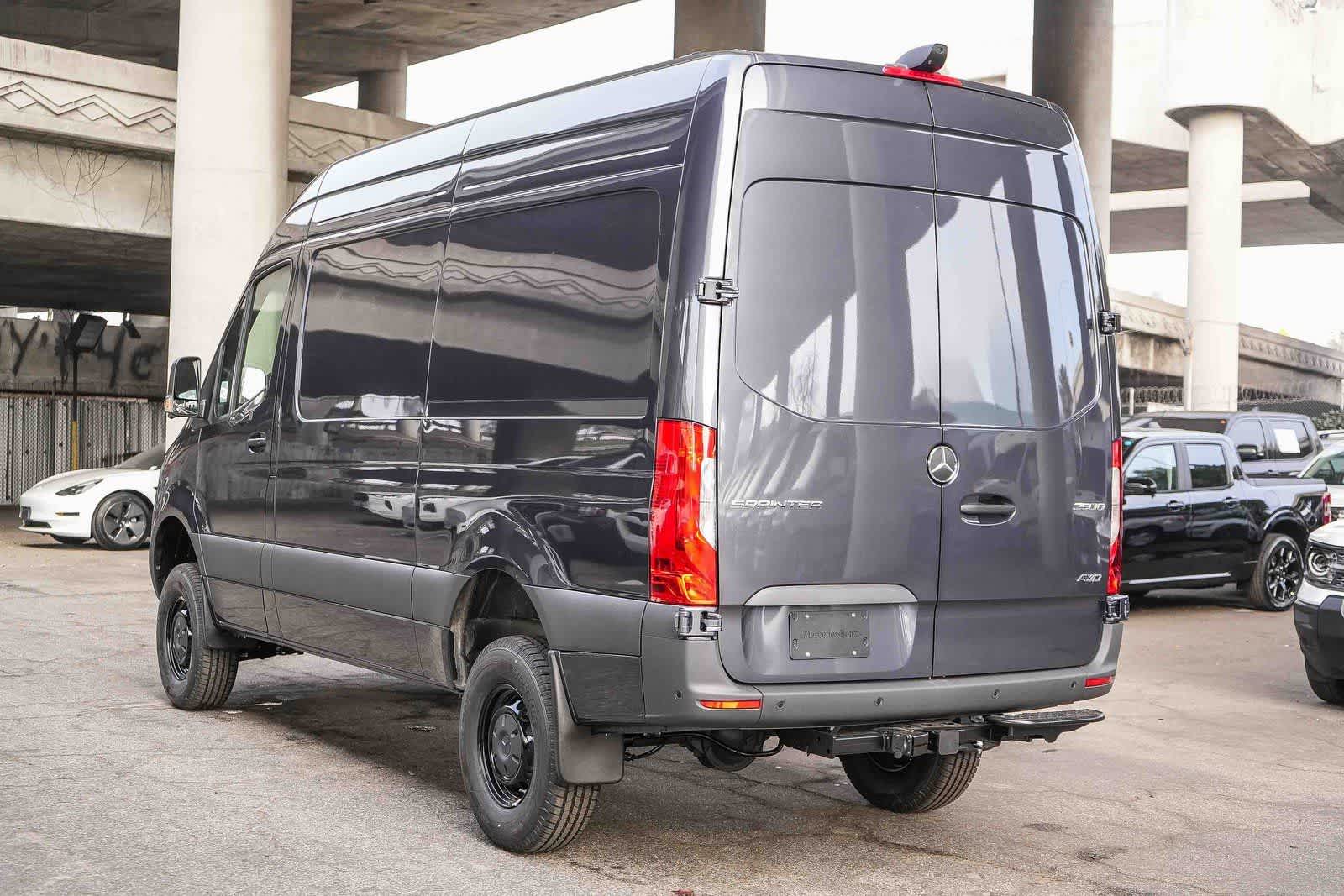 Thumbnail: 2026 Mercedes-Benz Sprinter - 8