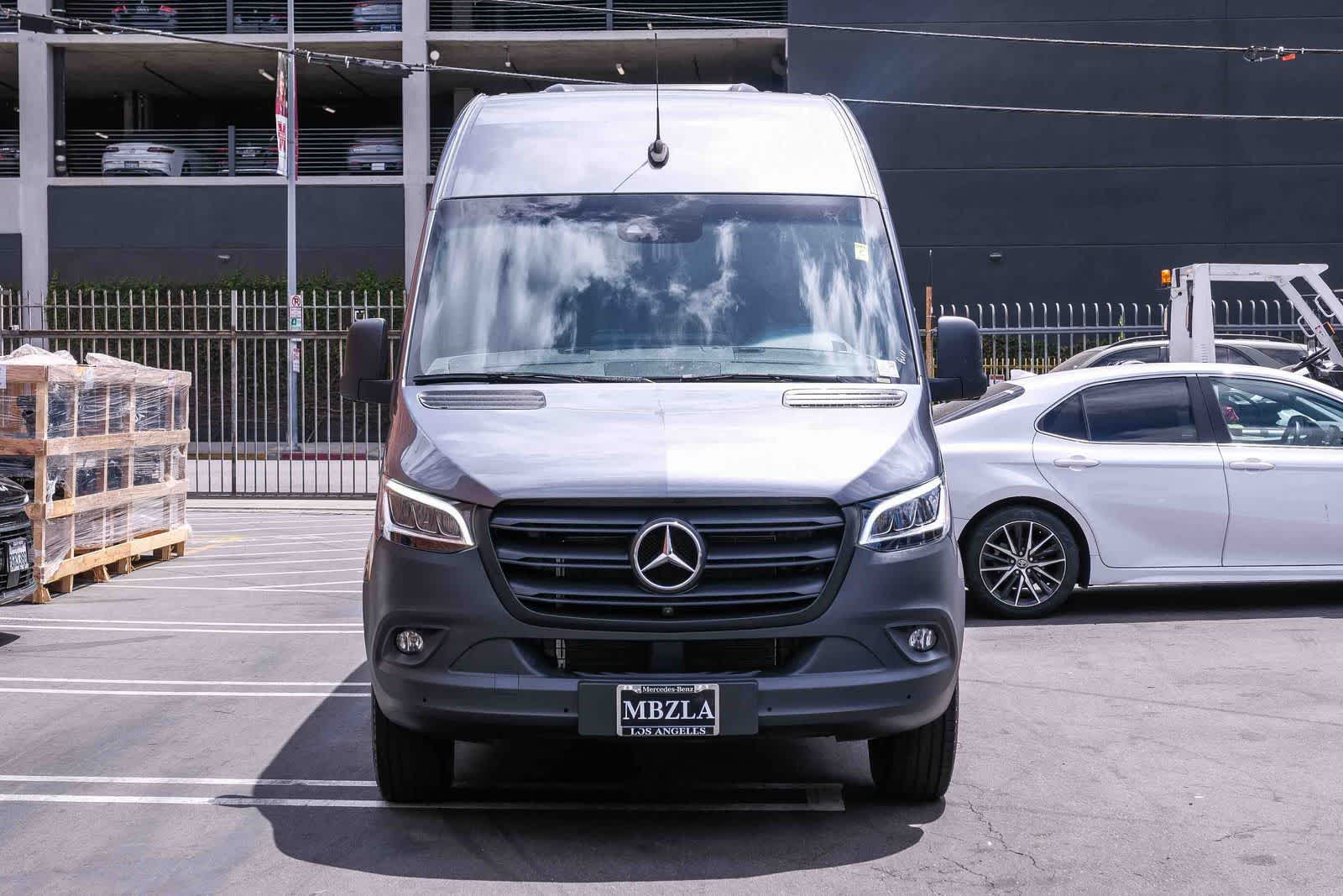 Thumbnail: 2024 Mercedes-Benz Sprinter - 2