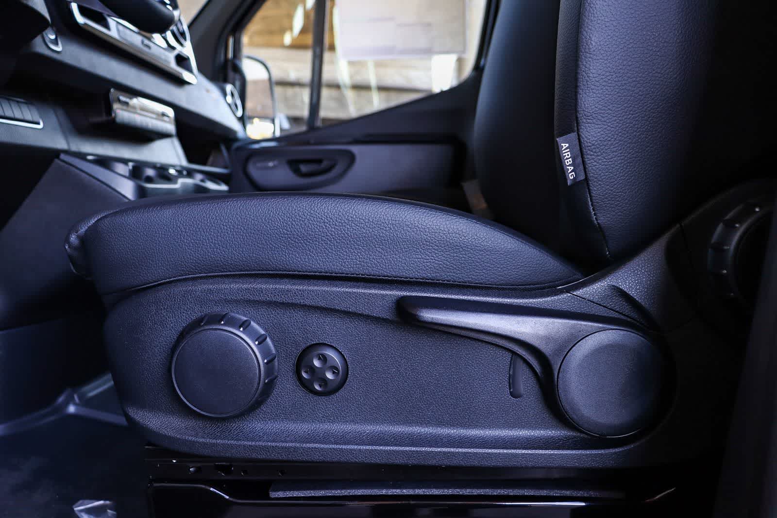 Thumbnail: 2026 Mercedes-Benz Sprinter - 23