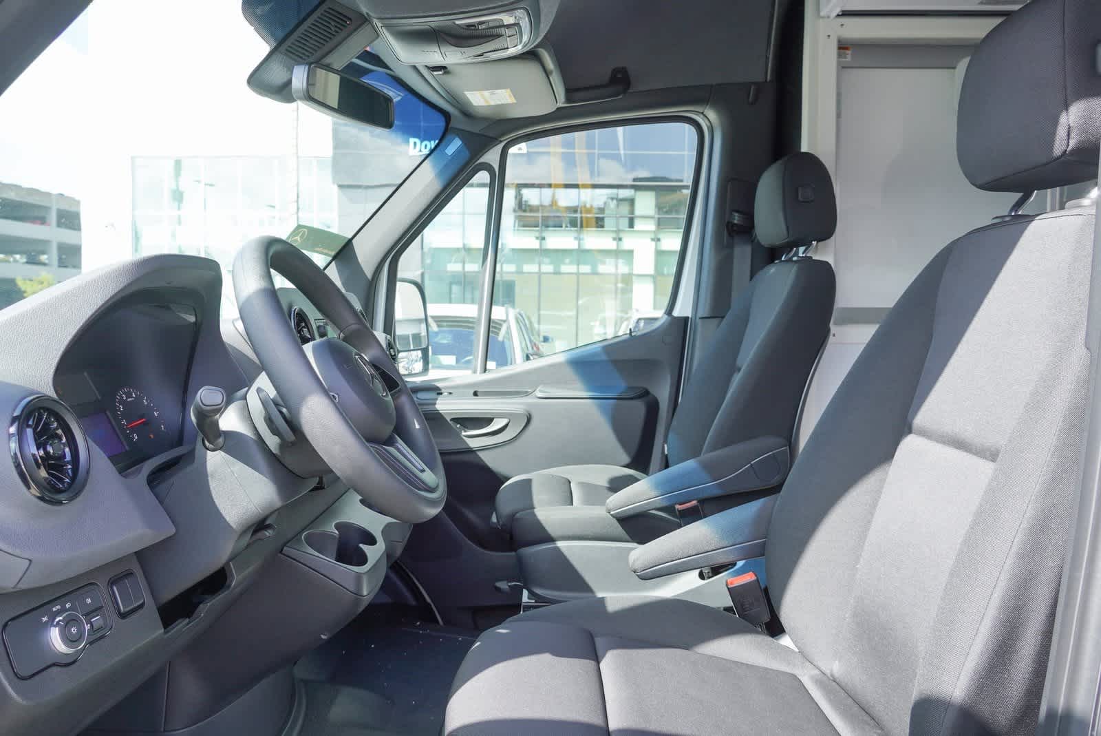 Thumbnail: 2019 Mercedes-Benz Sprinter - 22