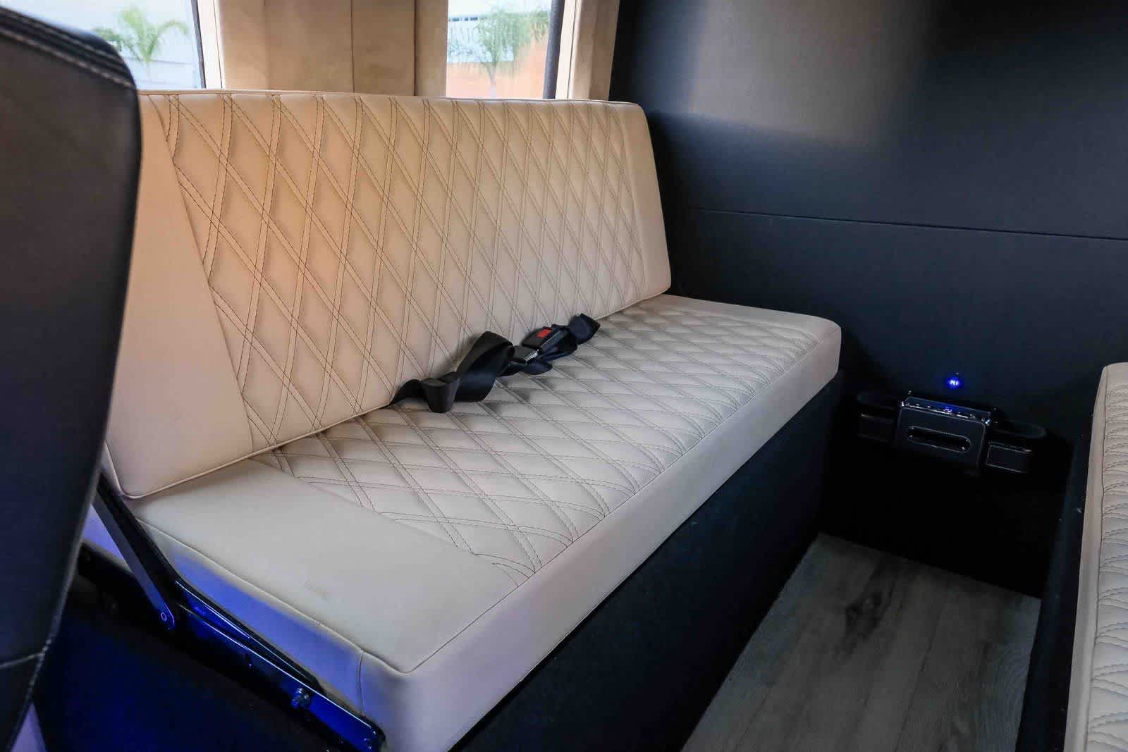 Thumbnail: 2024 Mercedes-Benz Sprinter - 31