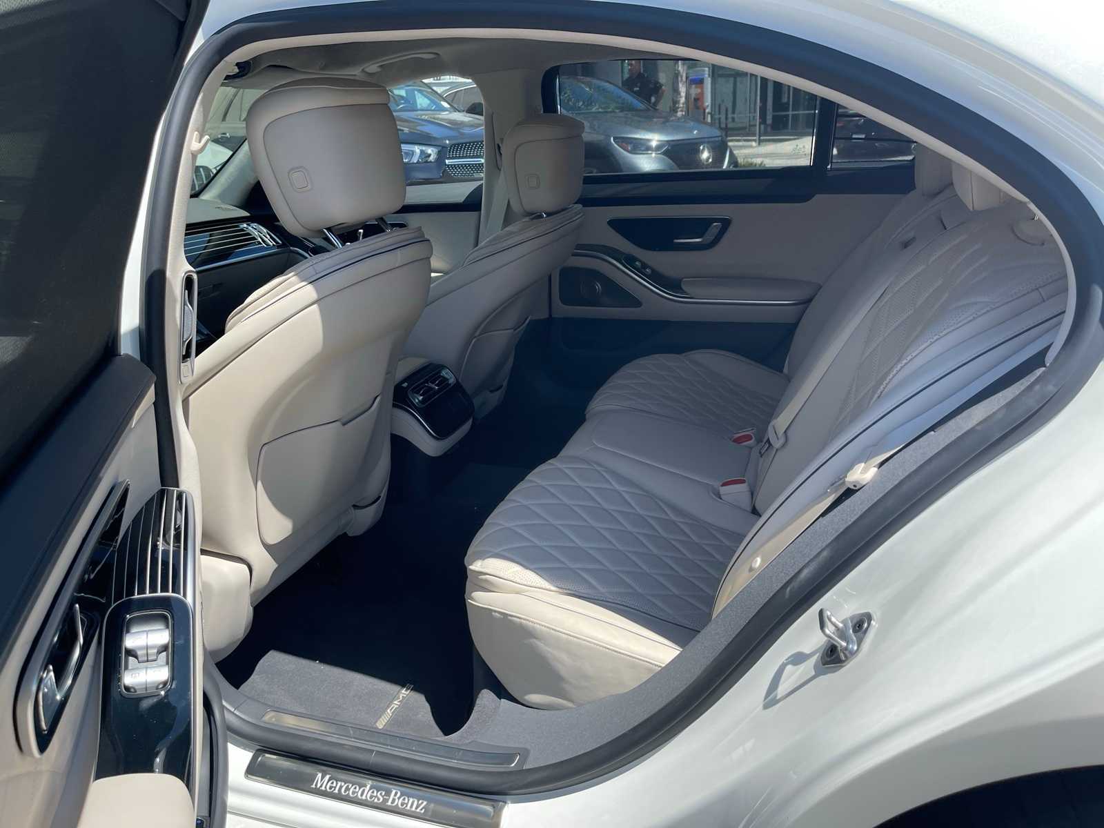 Thumbnail: 2022 Mercedes-Benz S-Class - 6