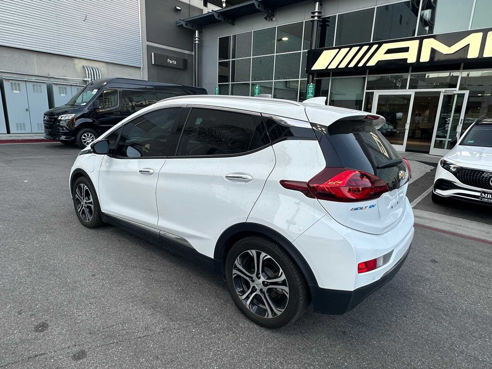 Thumbnail: 2017 Chevrolet Bolt EV - 3