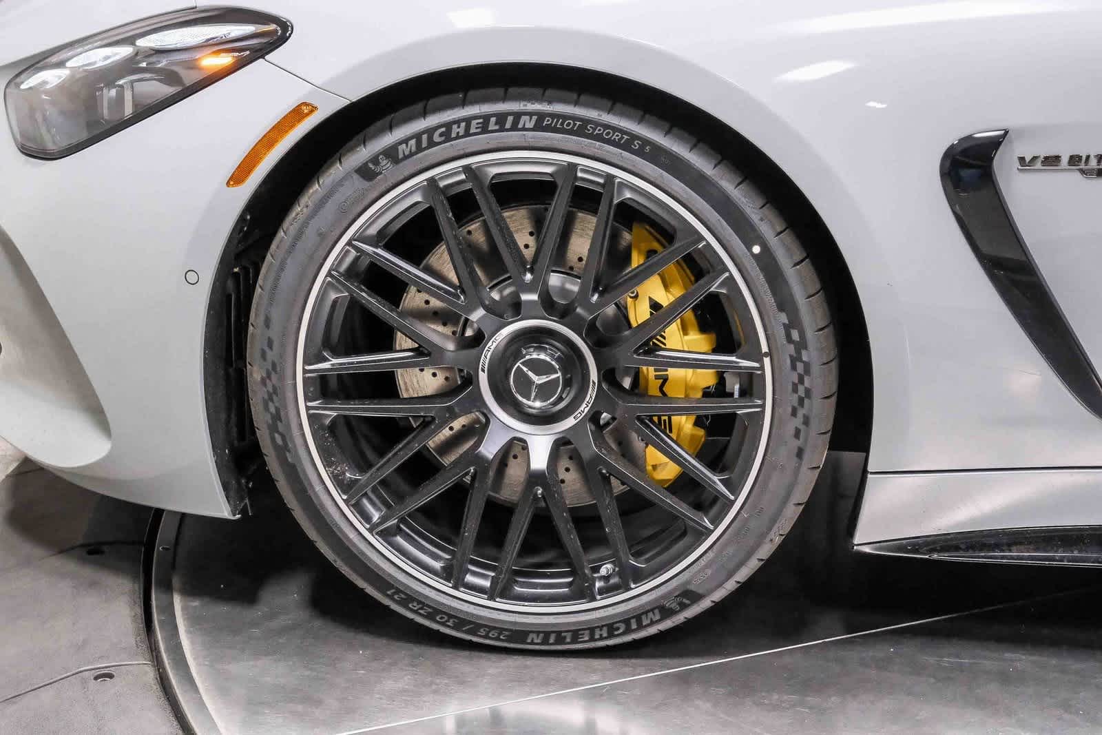 Thumbnail: 2026 Mercedes-Benz AMG GT - 10