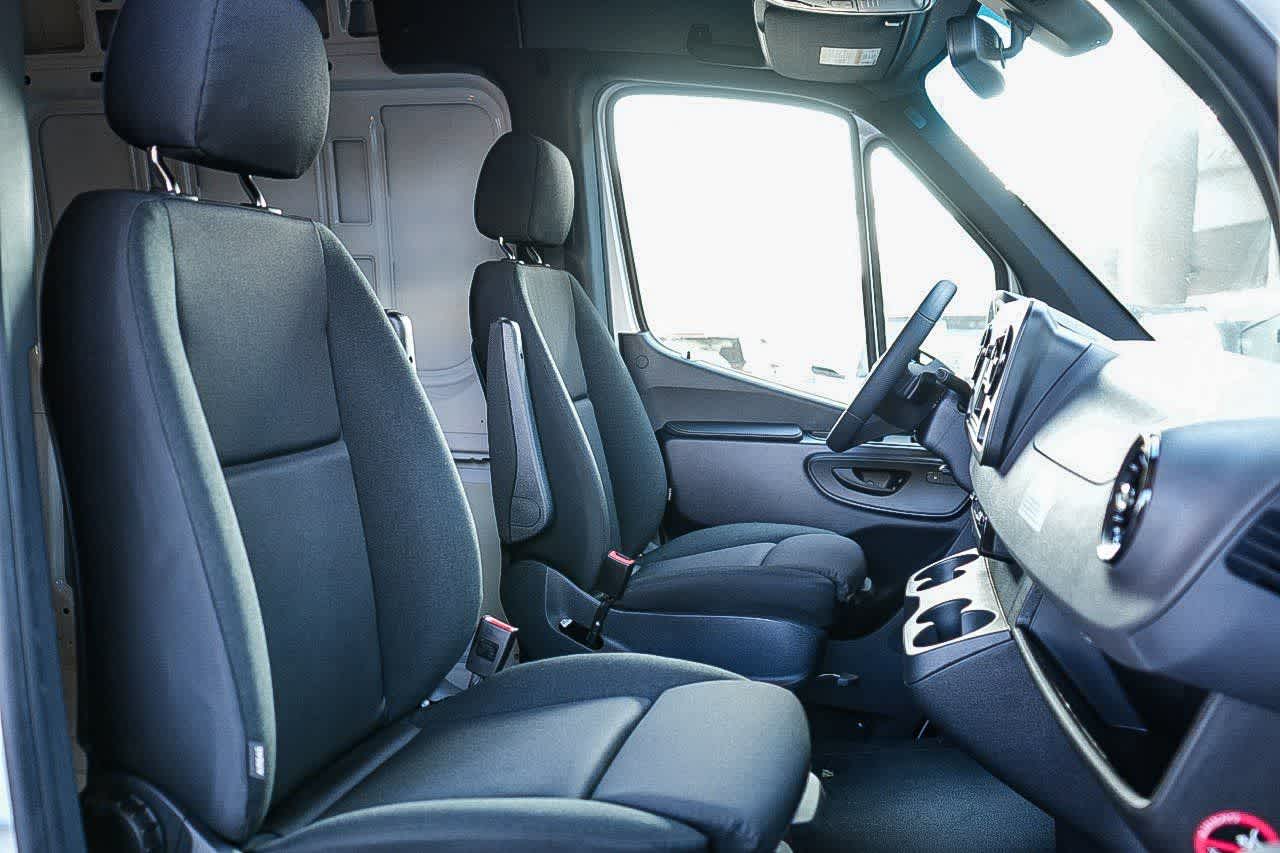 Thumbnail: 2026 Mercedes-Benz Sprinter - 15