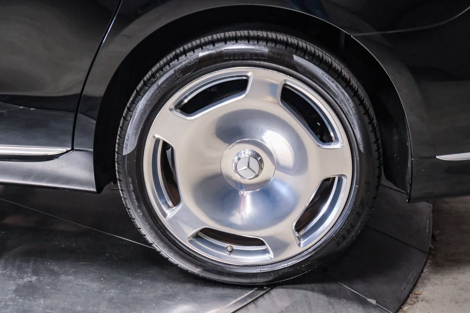 Thumbnail: 2024 Mercedes-Benz S-Class - 9