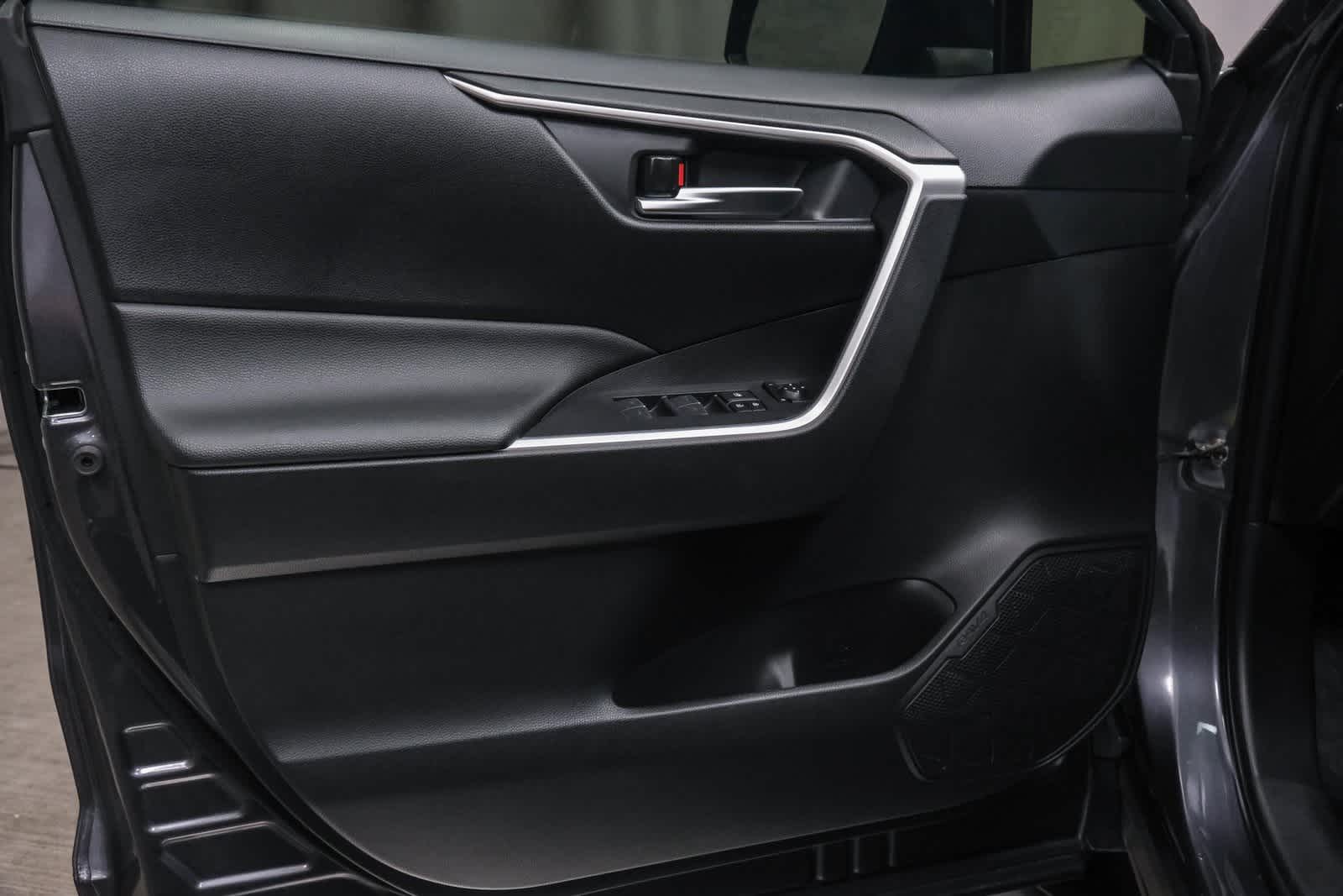 Thumbnail: 2023 Toyota RAV4 - 19