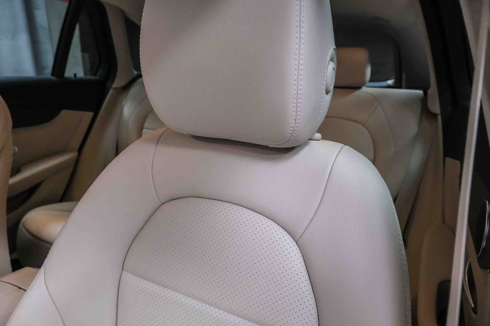 Thumbnail: 2022 Mercedes-Benz GLC - 22