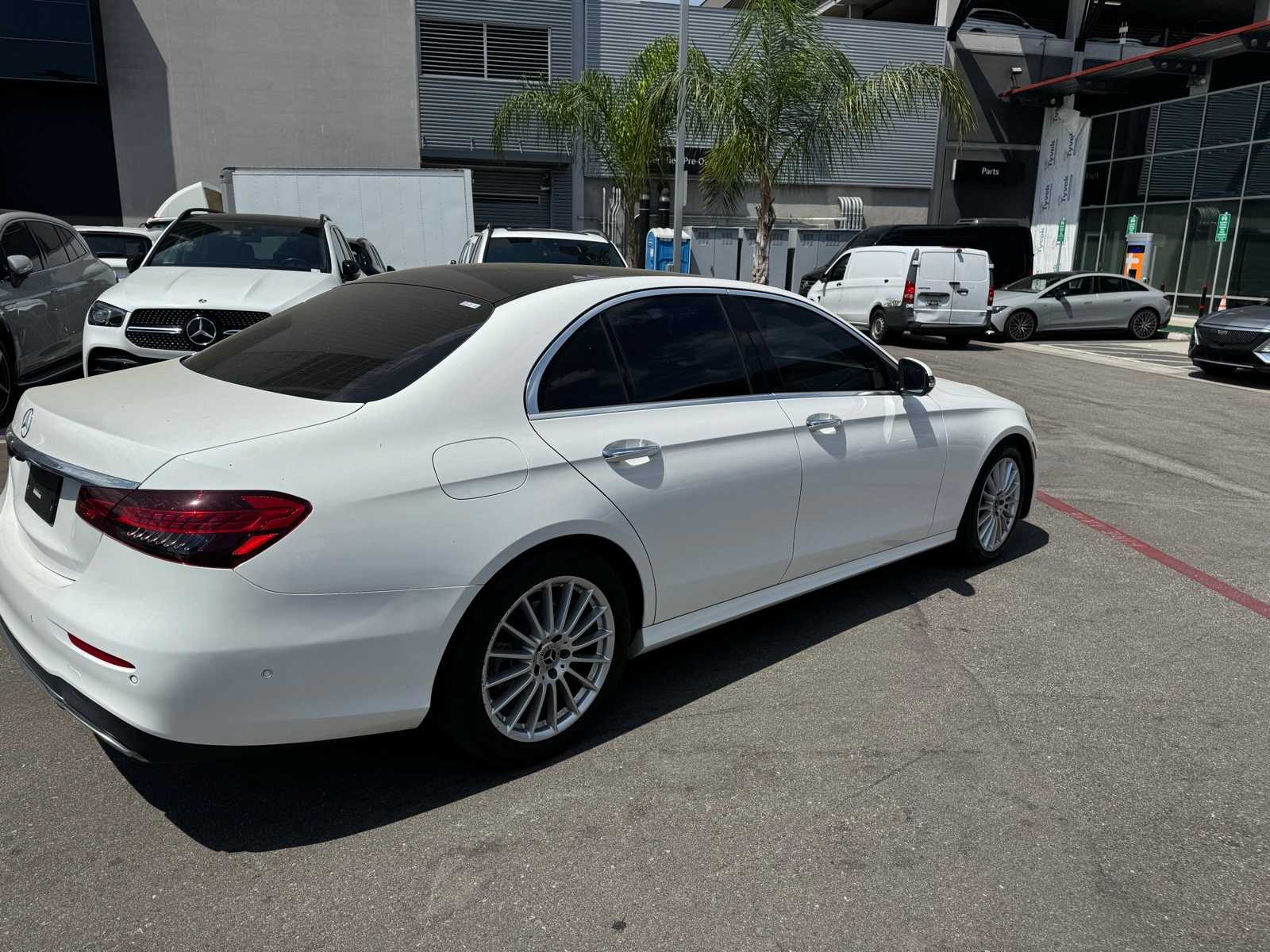 Thumbnail: 2021 Mercedes-Benz E-Class - 3