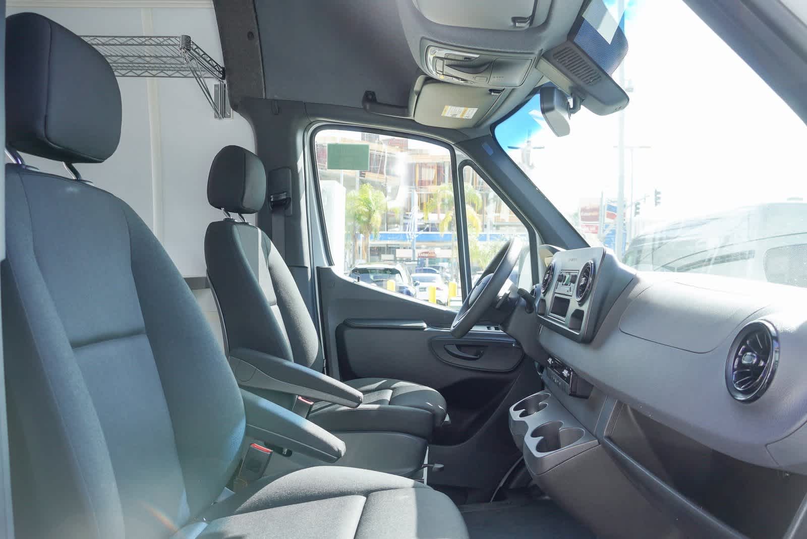 Thumbnail: 2019 Mercedes-Benz Sprinter - 23