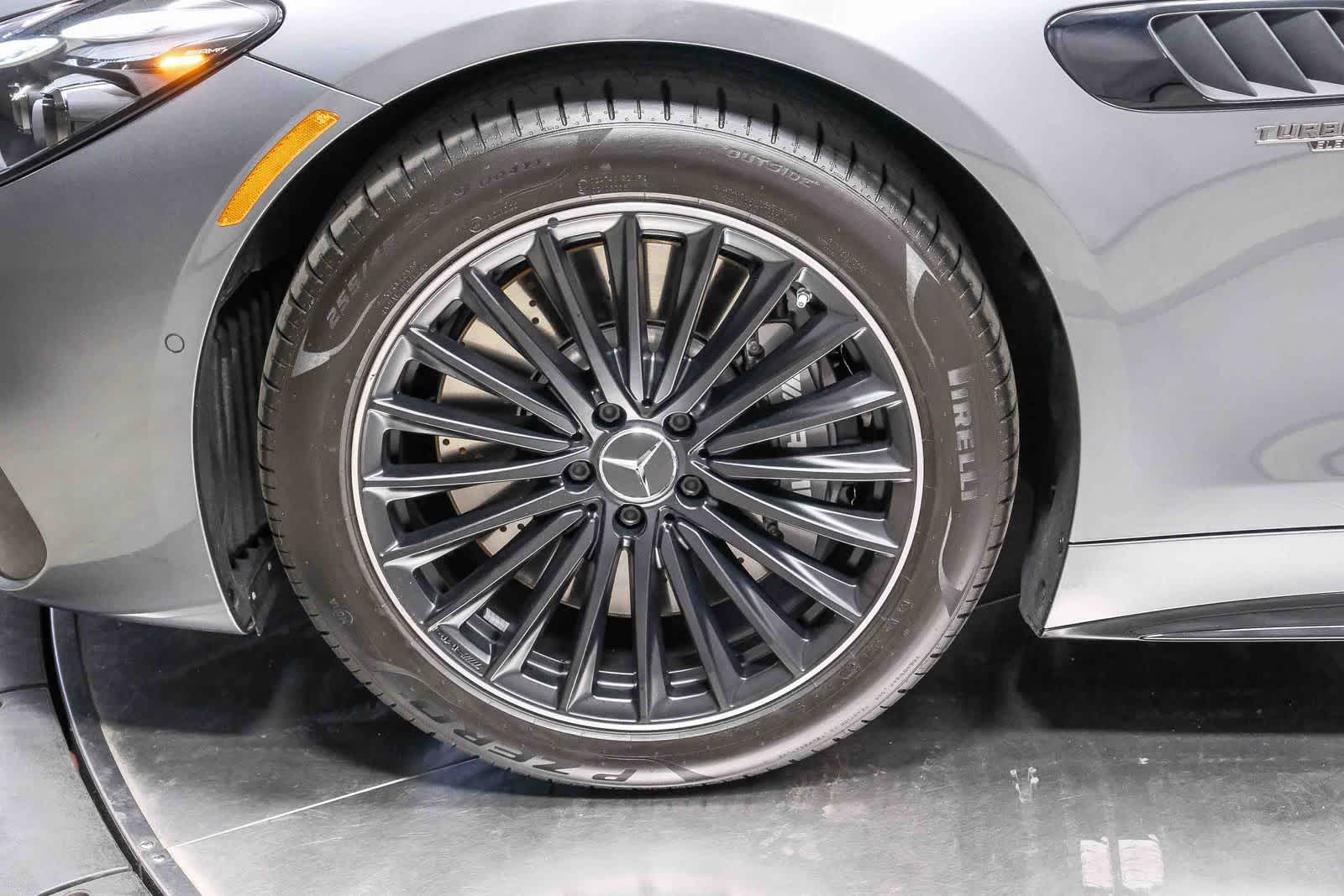 Thumbnail: 2025 Mercedes-Benz AMG GT - 10