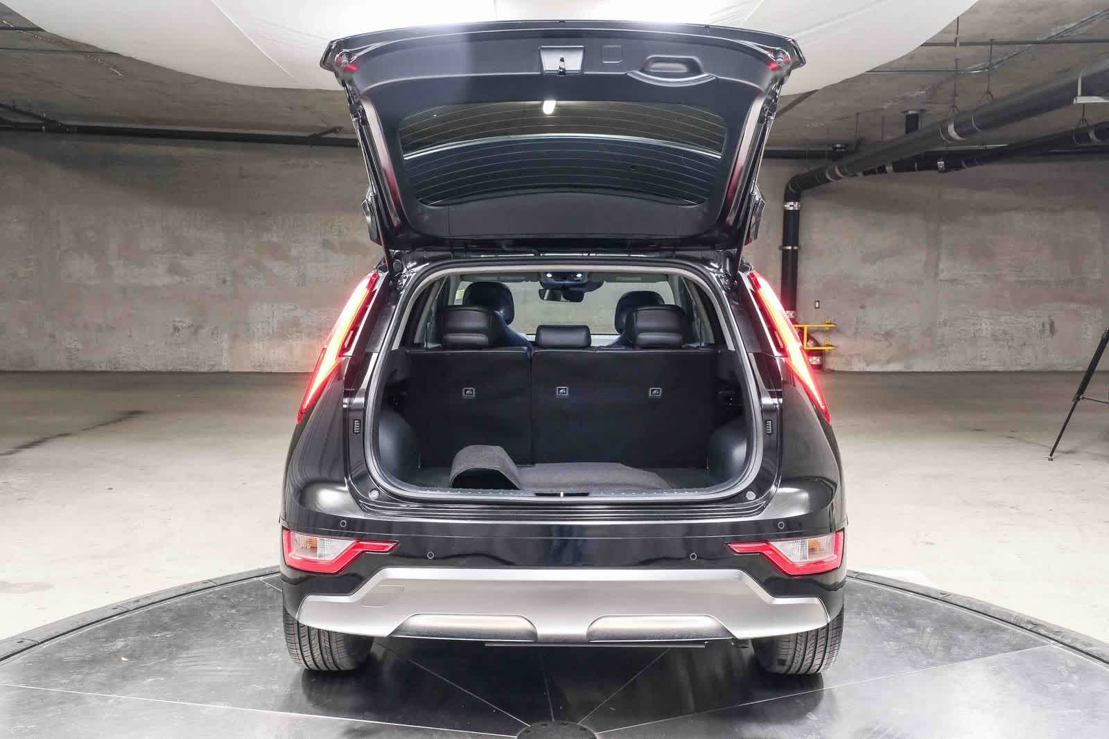 Thumbnail: 2023 Kia Niro - 28