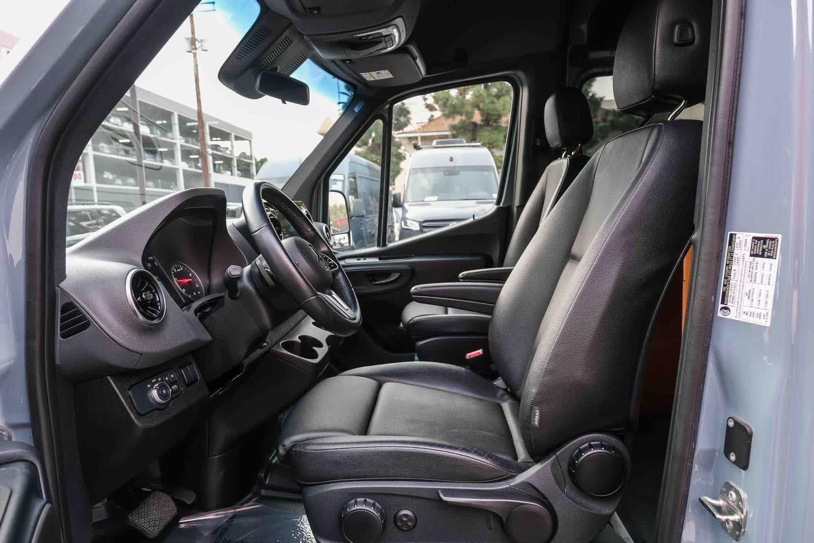 Thumbnail: 2023 Mercedes-Benz Sprinter - 21