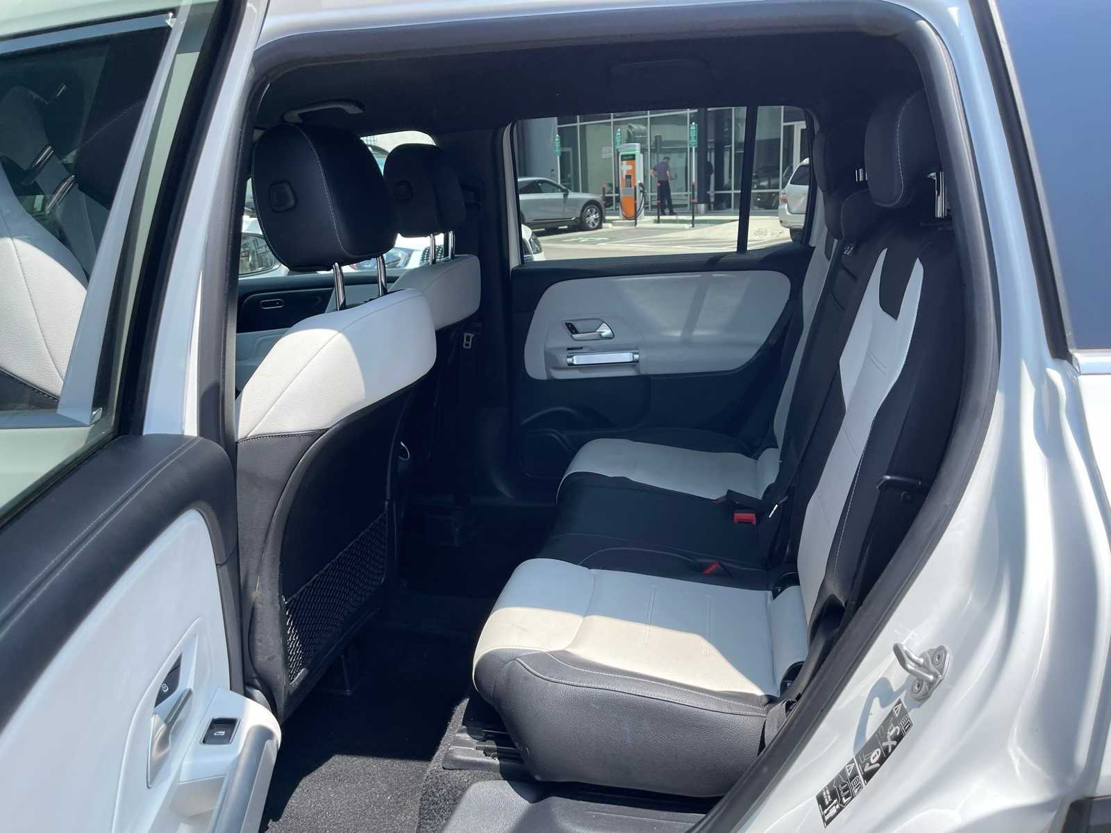 Thumbnail: 2022 Mercedes-Benz GLB - 6