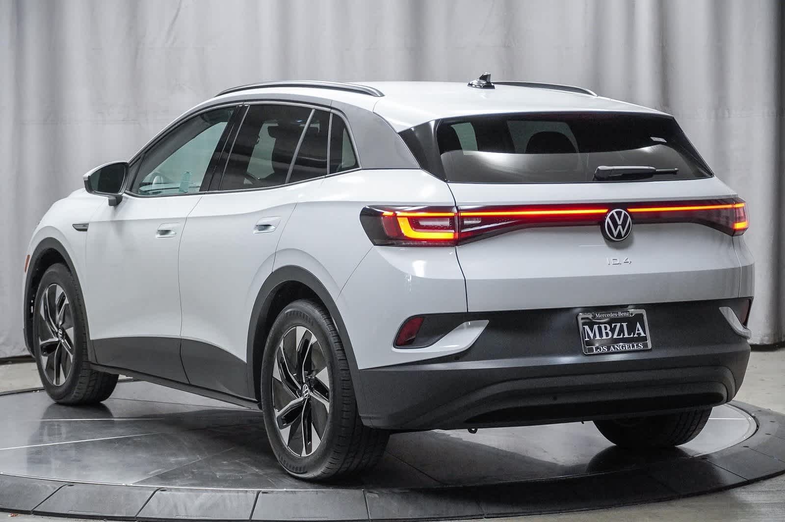 Thumbnail: 2021 Volkswagen ID.4 - 2