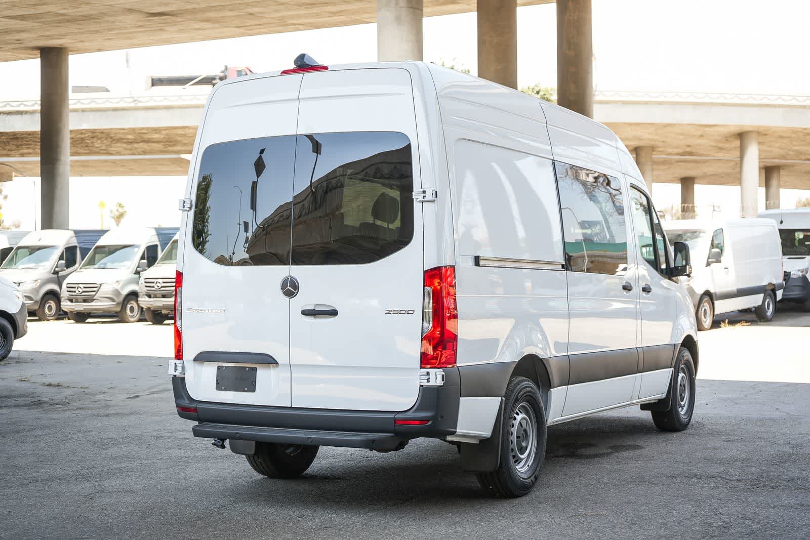 Thumbnail: 2026 Mercedes-Benz Sprinter - 6