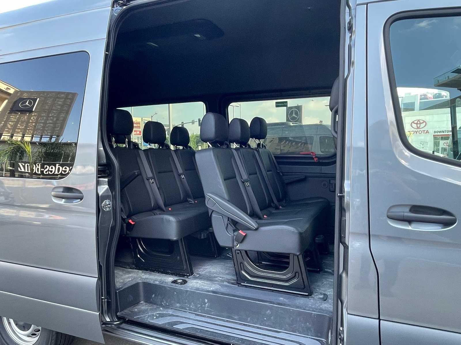 Thumbnail: 2024 Mercedes-Benz Sprinter - 6