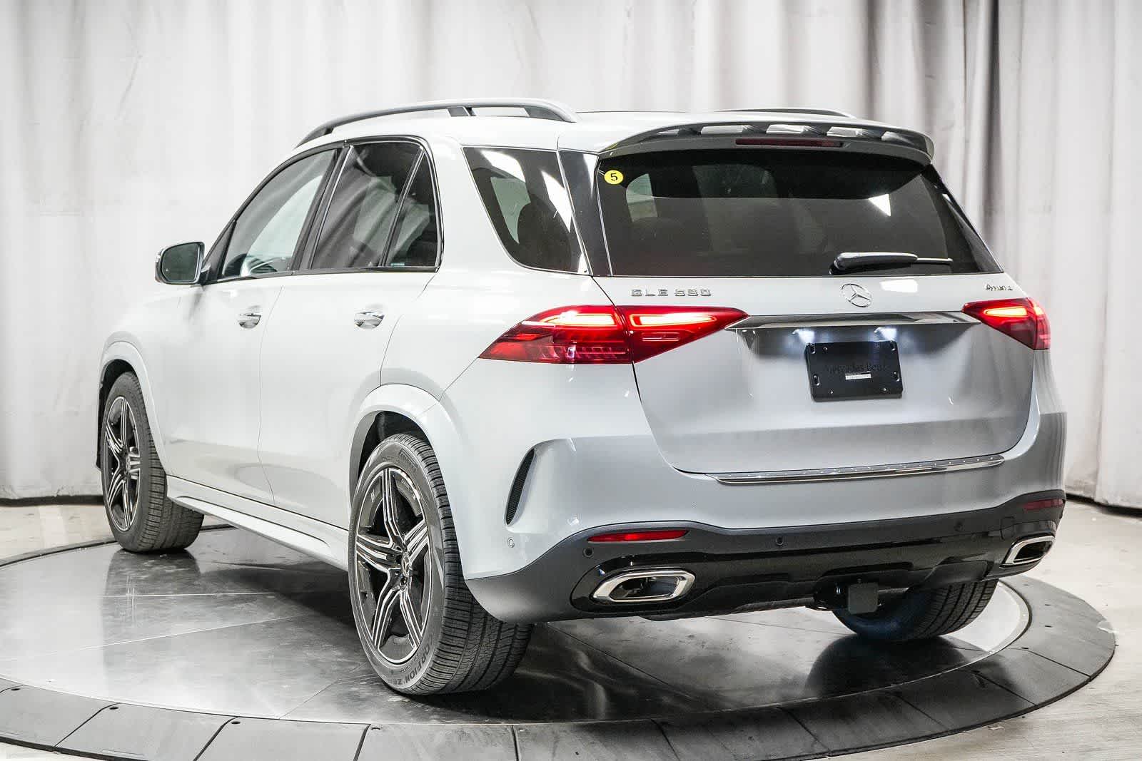 Thumbnail: 2026 Mercedes-Benz GLE - 8
