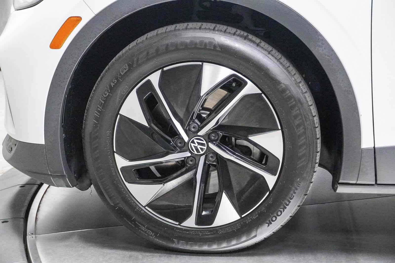 Thumbnail: 2021 Volkswagen ID.4 - 9