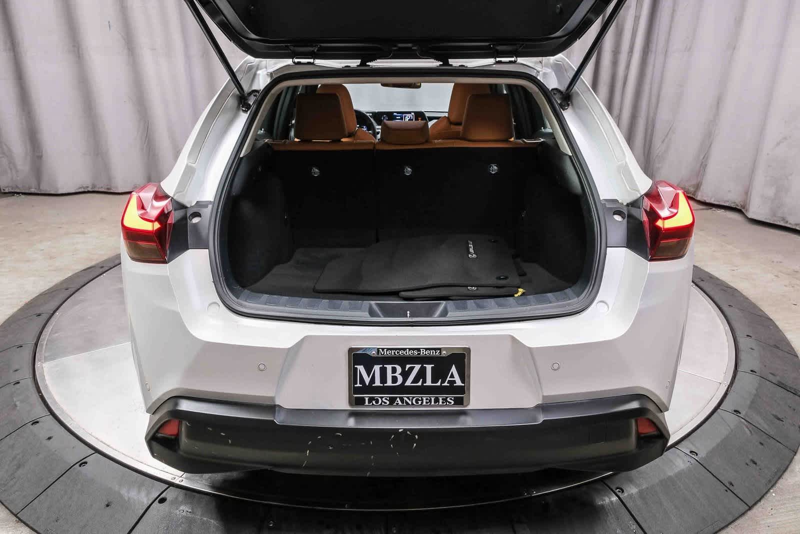 Thumbnail: 2021 Lexus UX - 26