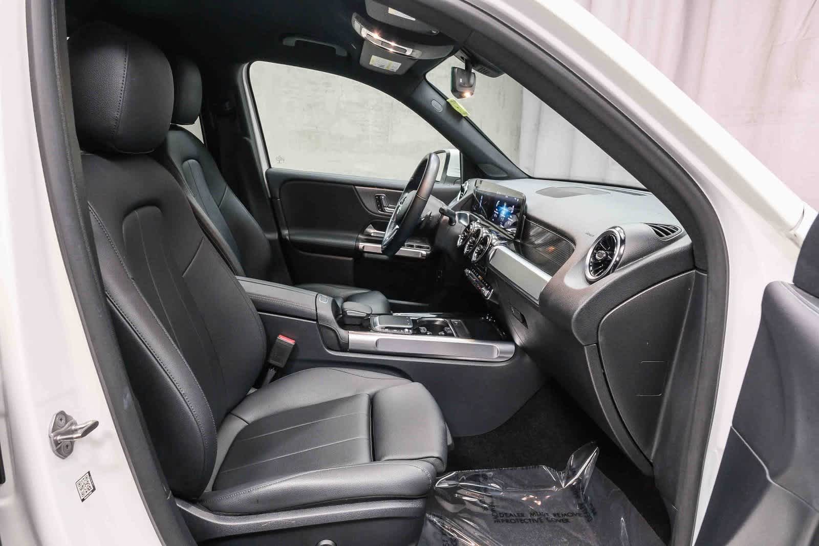 Thumbnail: 2022 Mercedes-Benz GLB - 16