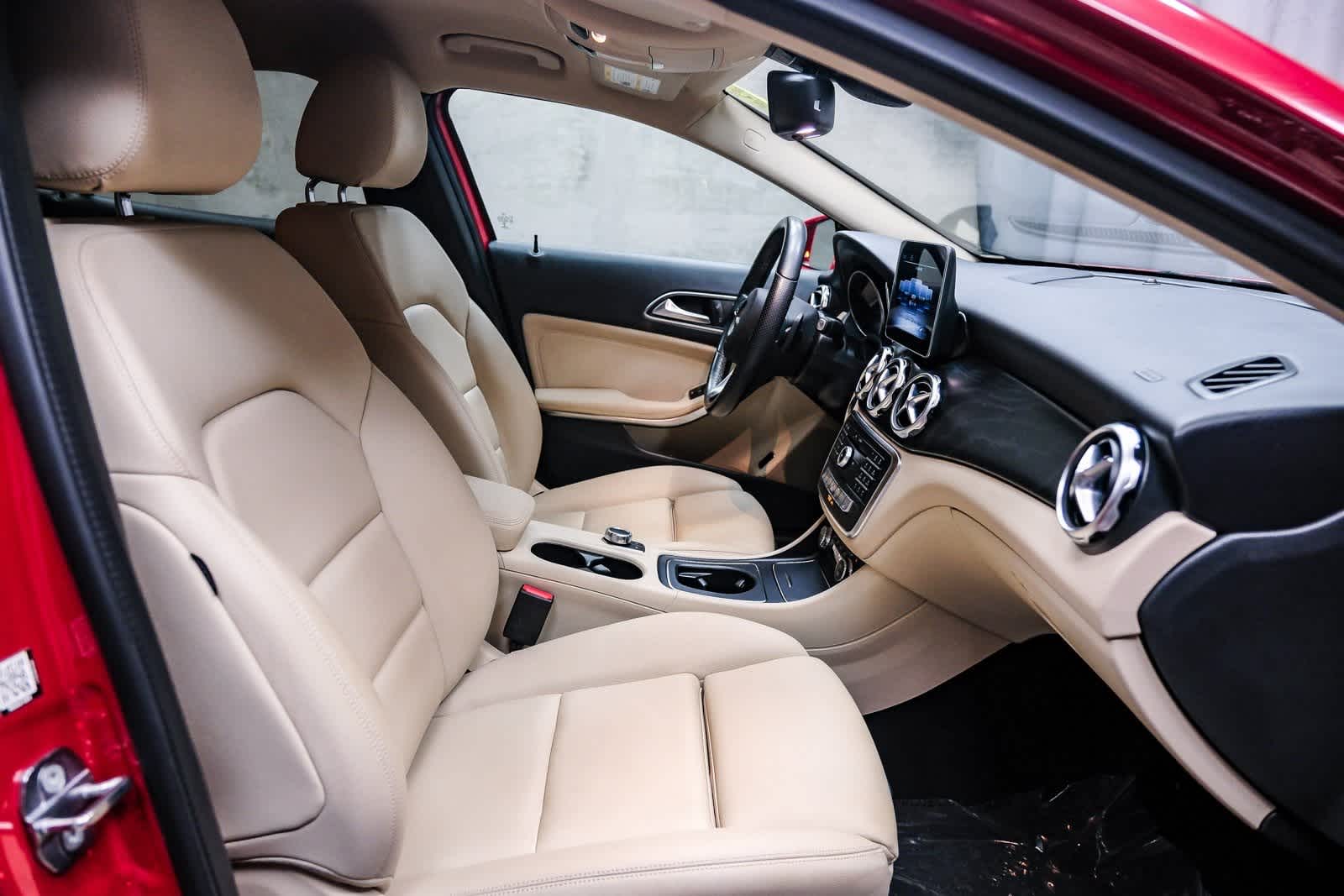 Thumbnail: 2019 Mercedes-Benz GLA - 19