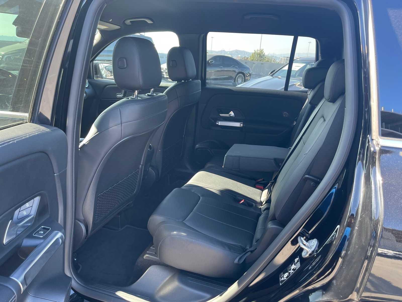 Thumbnail: 2021 Mercedes-Benz GLB - 6