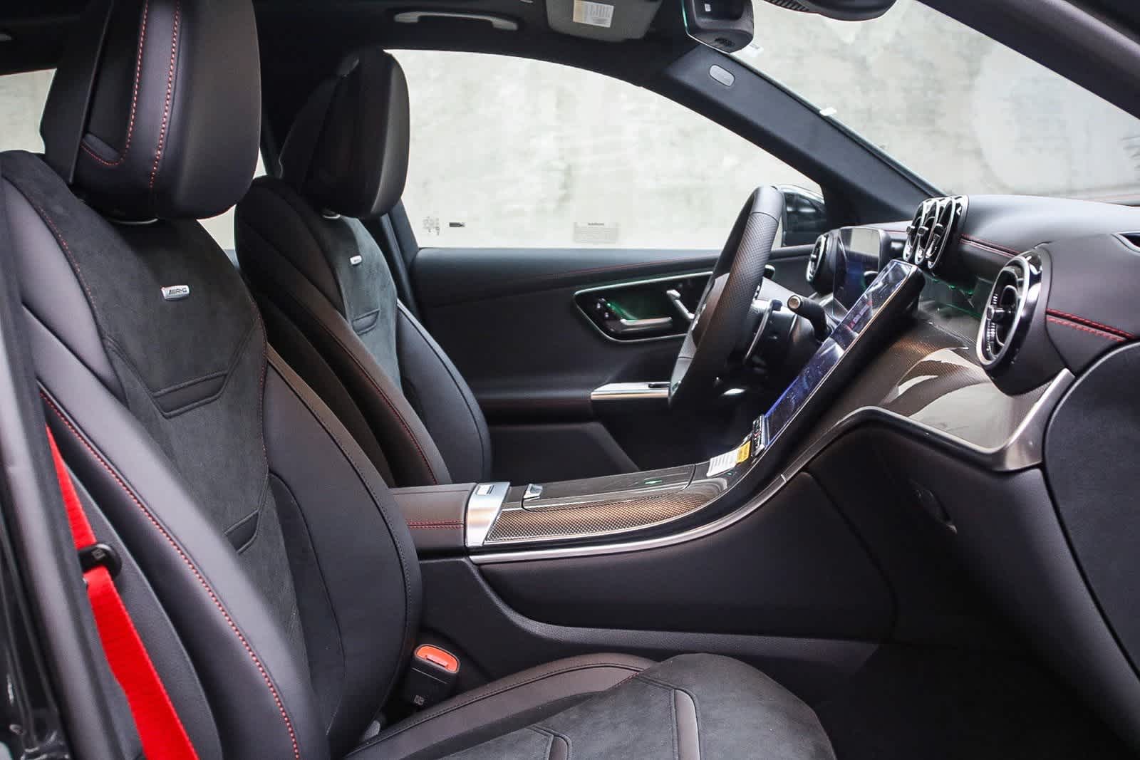 Thumbnail: 2025 Mercedes-Benz GLC - 16