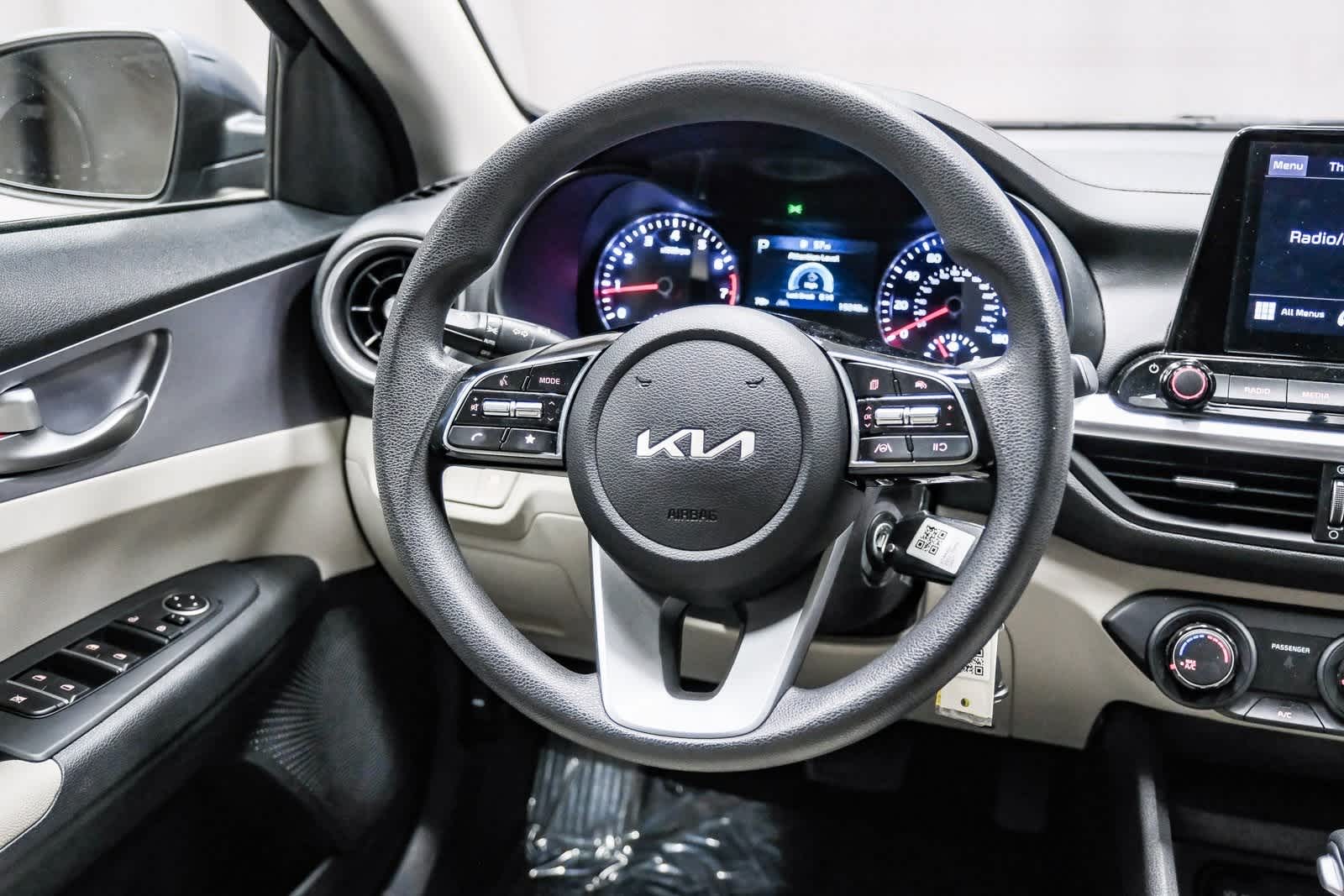 Thumbnail: 2022 Kia Forte - 17