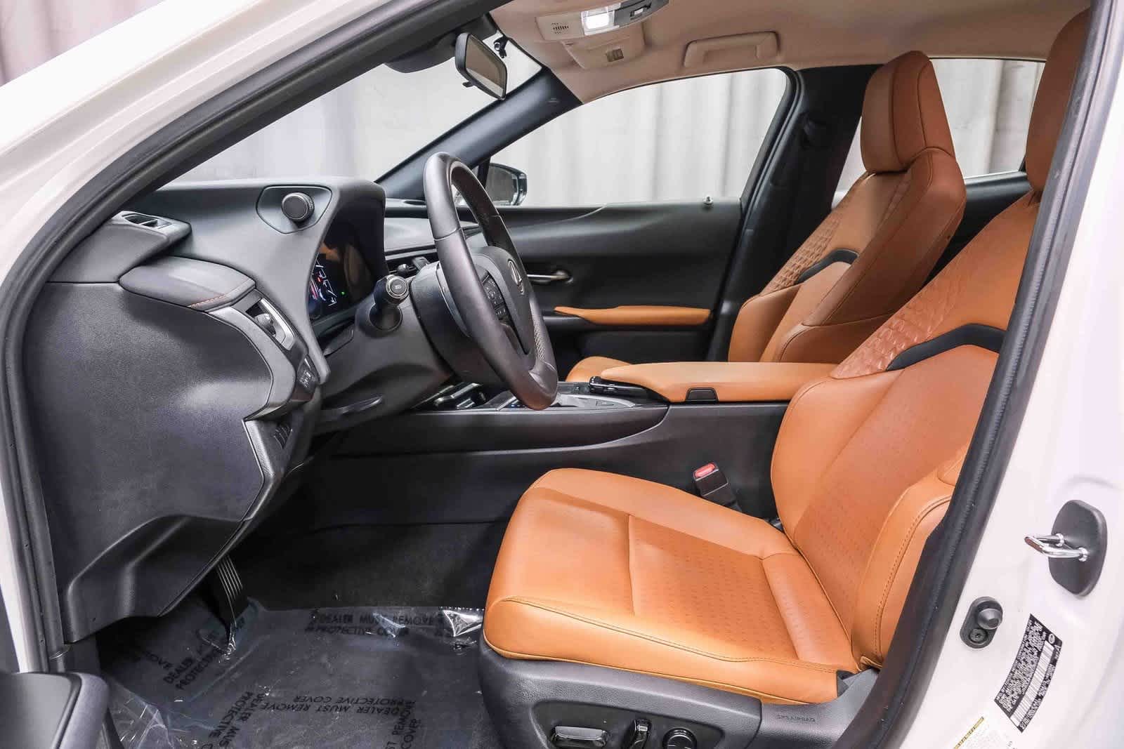 Thumbnail: 2021 Lexus UX - 18