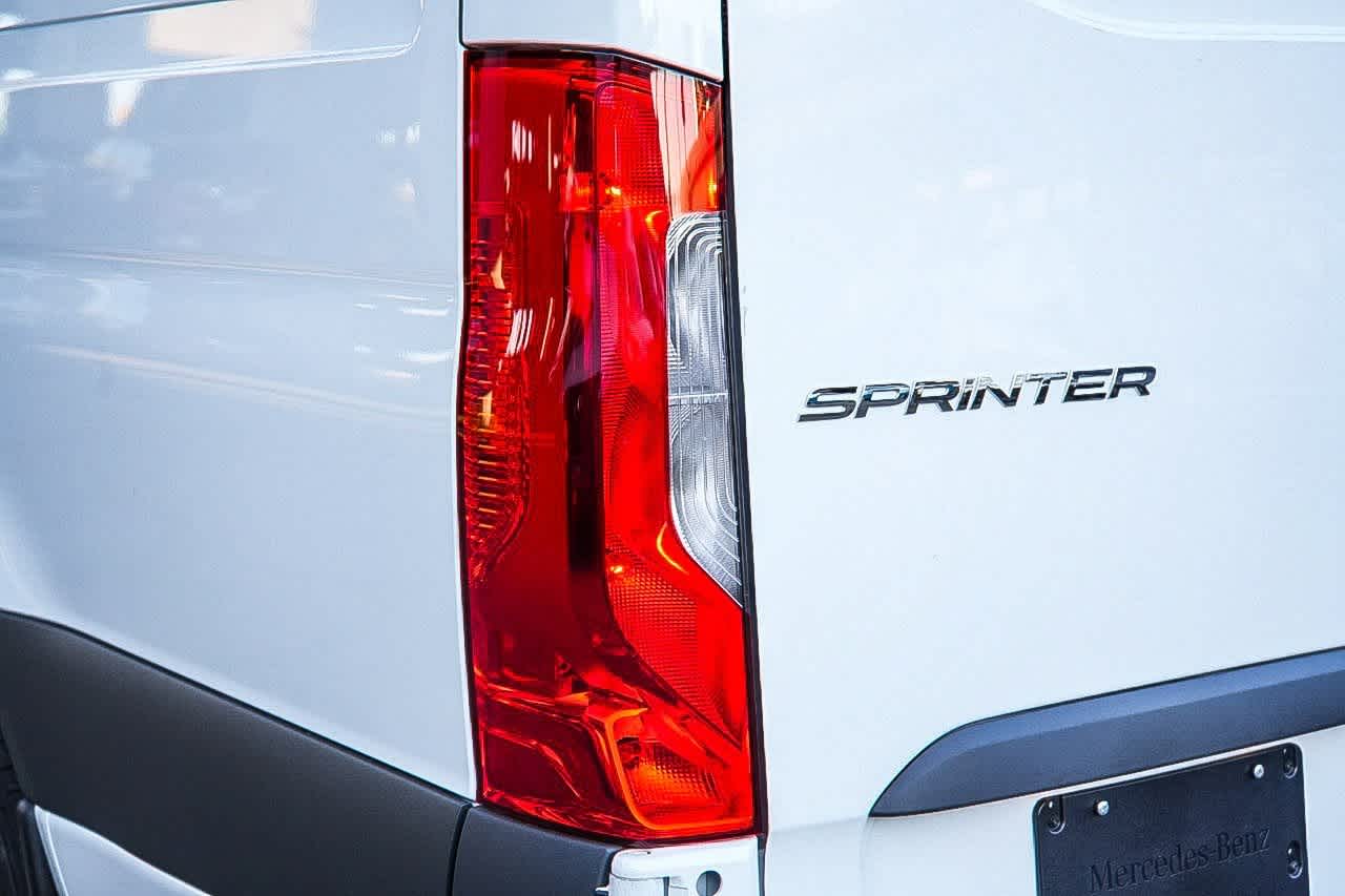 Thumbnail: 2026 Mercedes-Benz Sprinter - 9