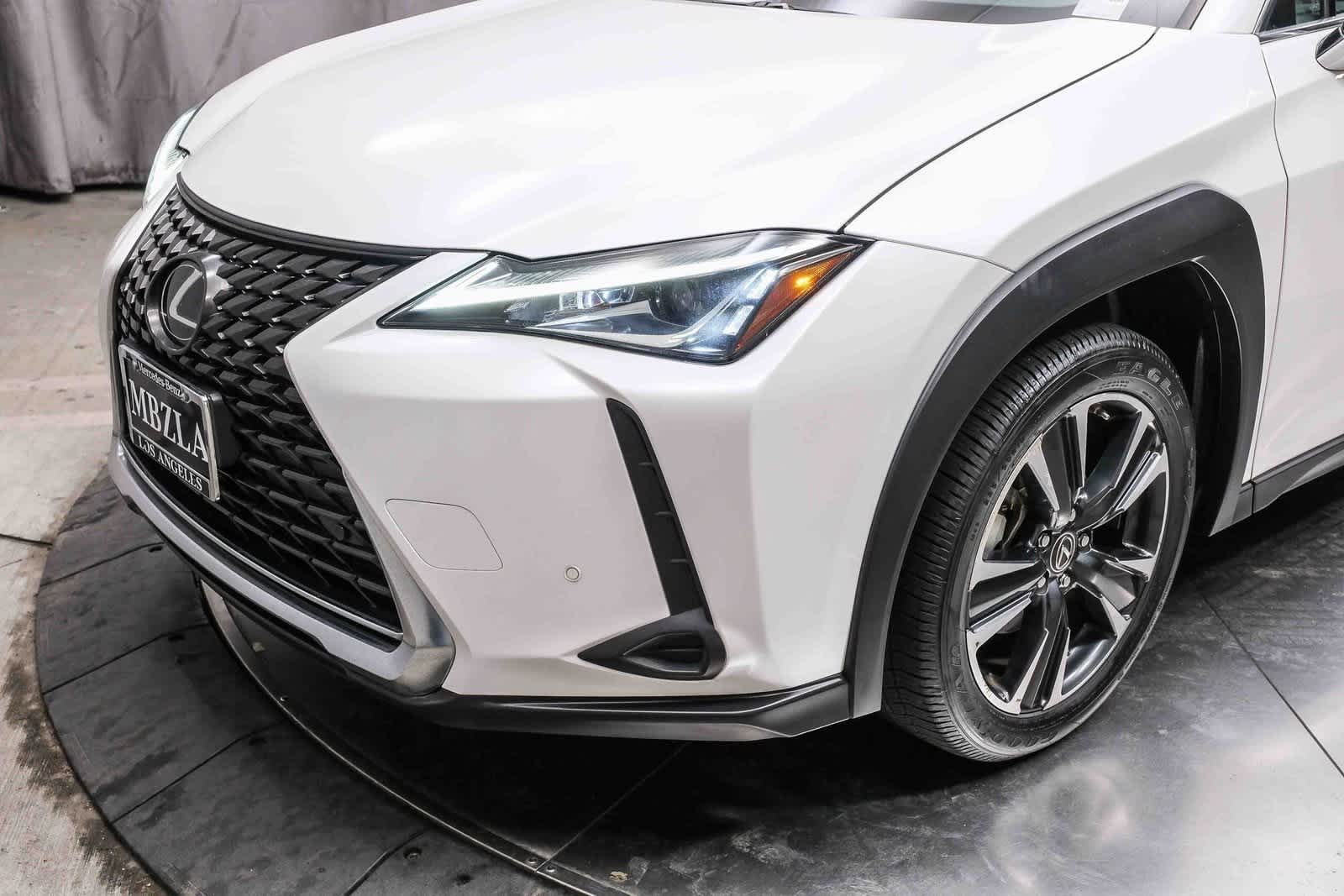 Thumbnail: 2021 Lexus UX - 12