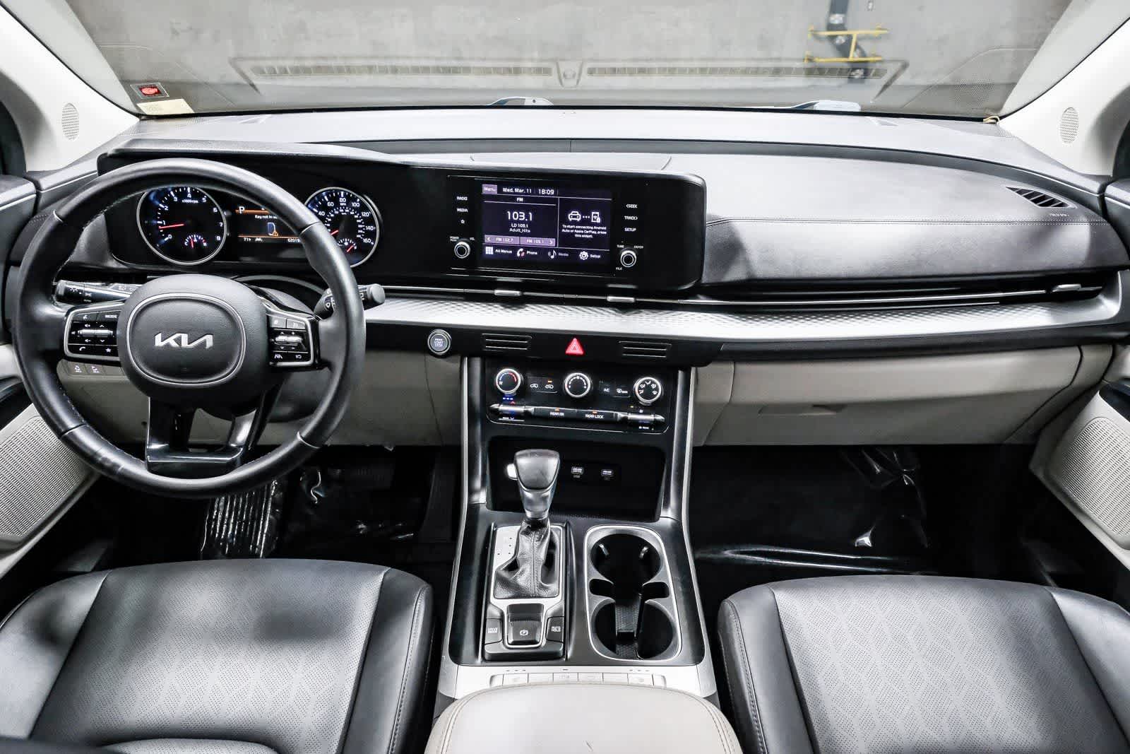 Thumbnail: 2022 Kia Carnival - 7