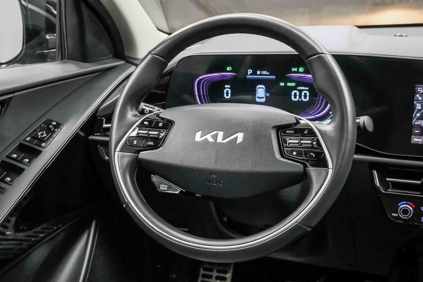 Thumbnail: 2023 Kia Niro - 18