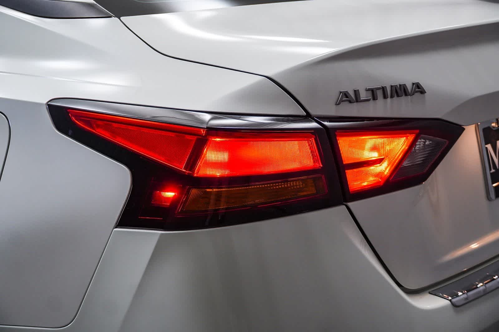 2023 Nissan Altima SV 11