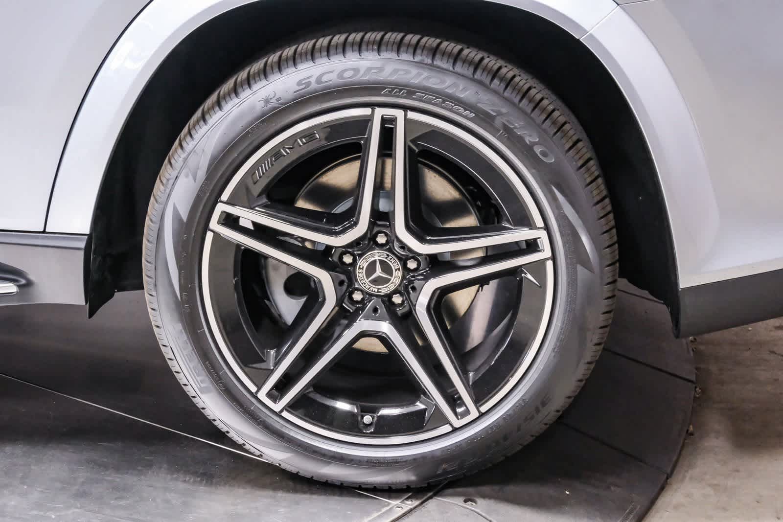 Thumbnail: 2026 Mercedes-Benz GLS - 9