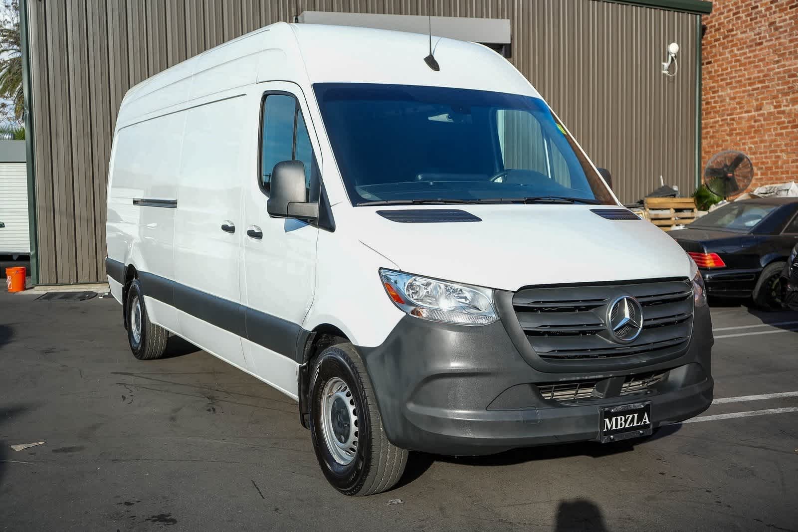 Thumbnail: 2021 Mercedes-Benz Sprinter - 3